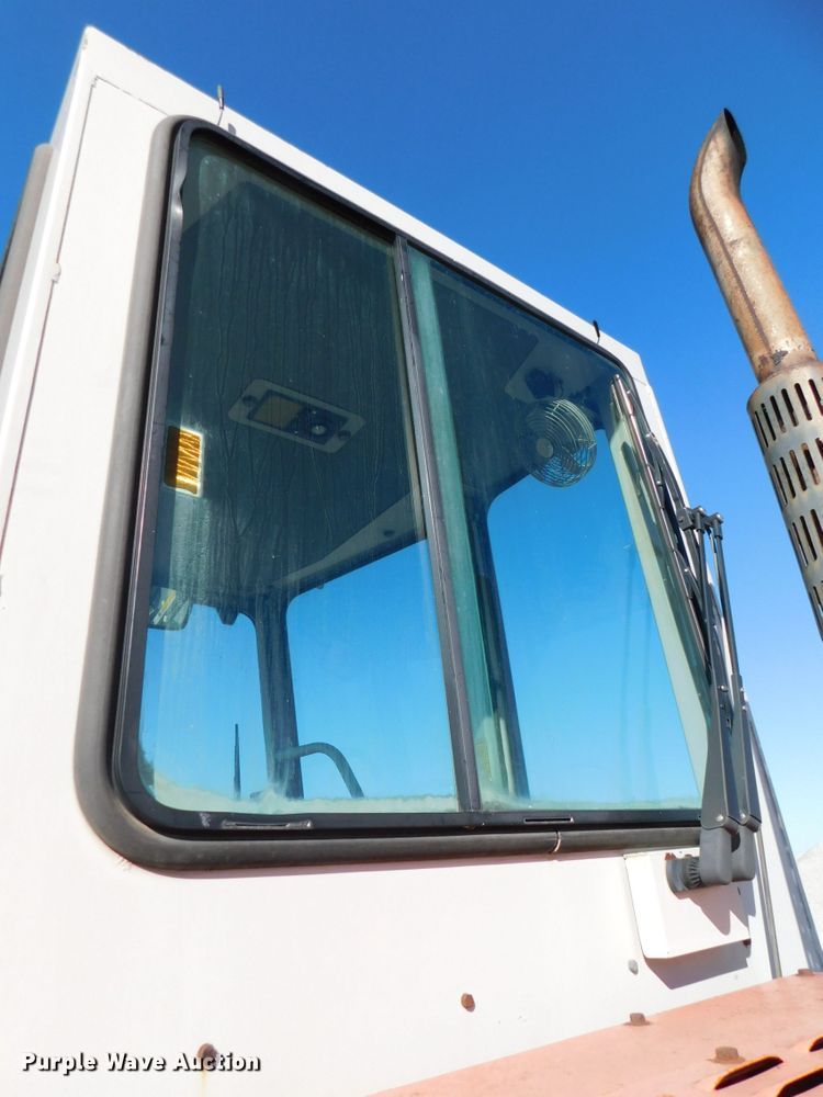 image for item DK8669 1997 Fiat-Allis FG65C  motor grader