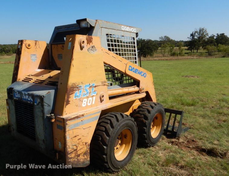 image for item DL0600 1997 Daewoo DSL801  skid steer loader