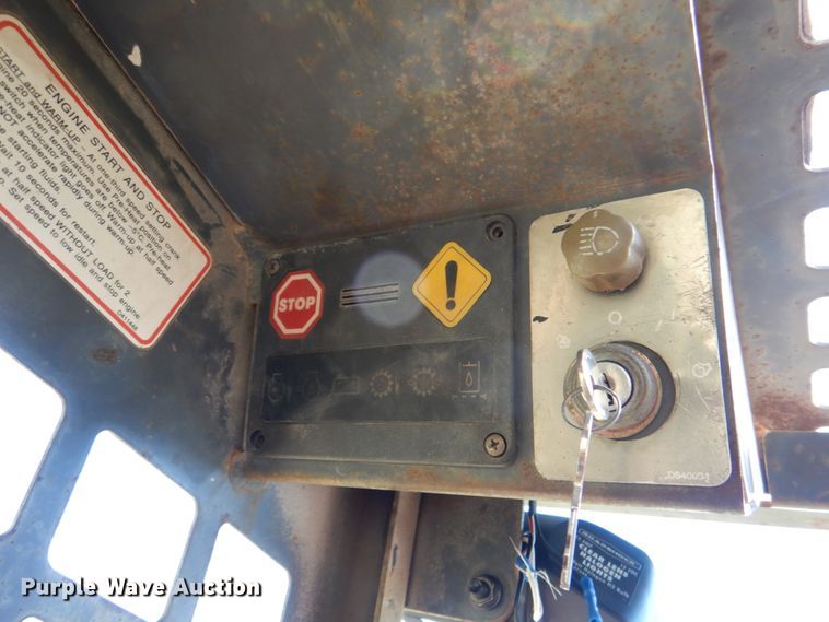 image for item DL0600 1997 Daewoo DSL801  skid steer loader