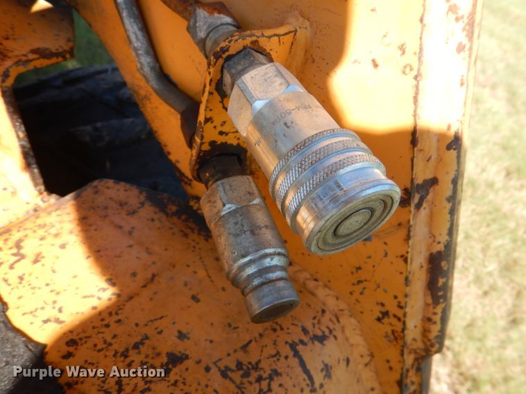 image for item DL0600 1997 Daewoo DSL801  skid steer loader