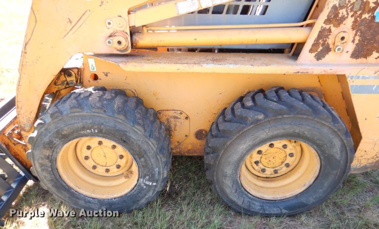 image for item DL0600 1997 Daewoo DSL801  skid steer loader