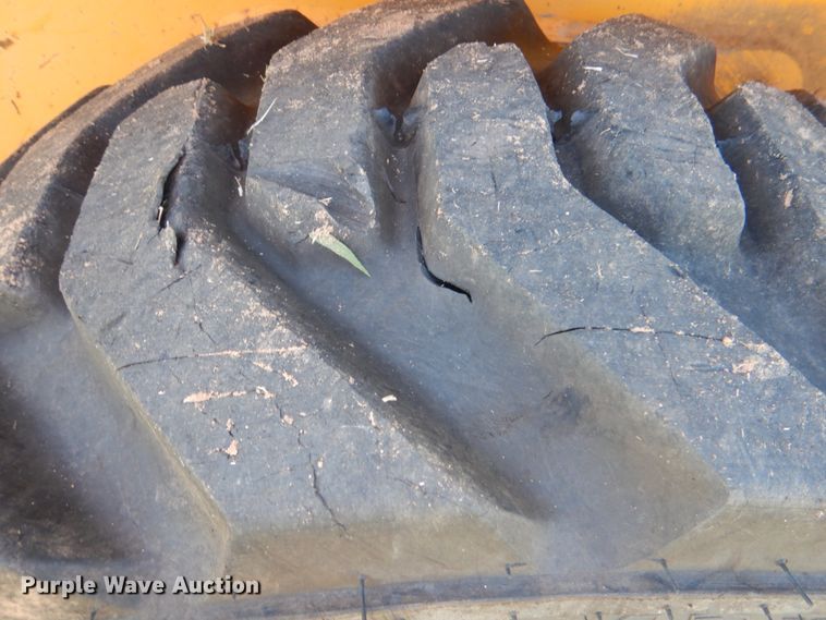 image for item DL0600 1997 Daewoo DSL801  skid steer loader