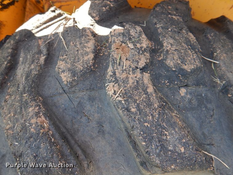 image for item DL0600 1997 Daewoo DSL801  skid steer loader