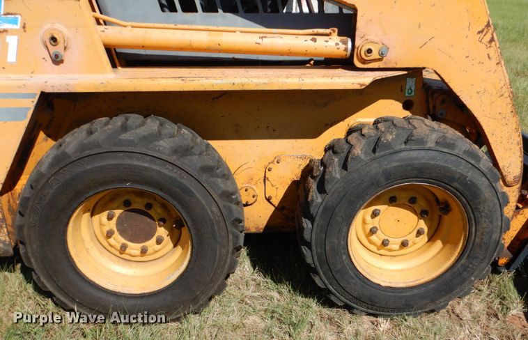 image for item DL0600 1997 Daewoo DSL801  skid steer loader