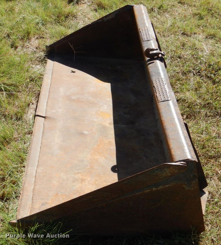 image for item DL0600 1997 Daewoo DSL801  skid steer loader