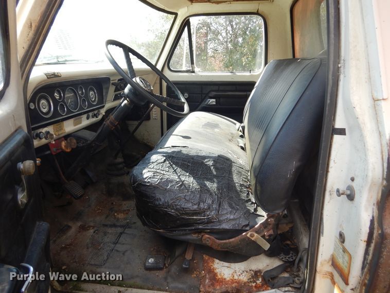 image for item DL6415 1976 Ford F600  dump truck