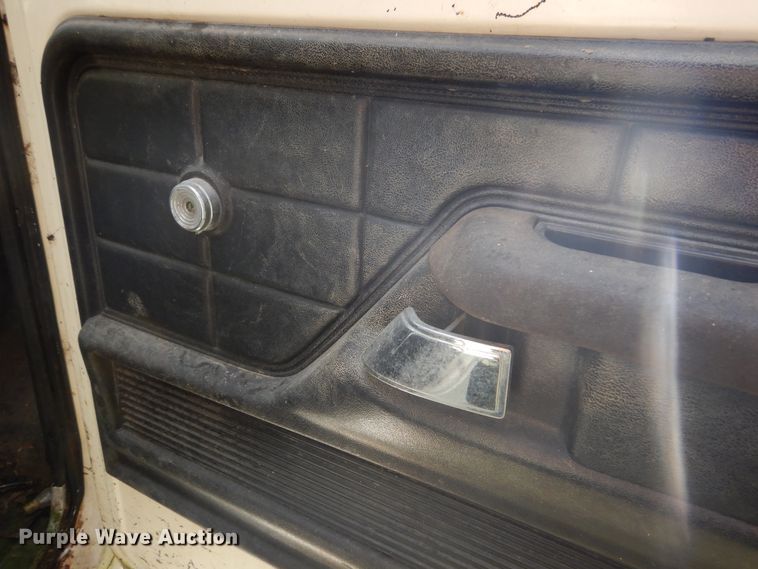 image for item DL6415 1976 Ford F600  dump truck