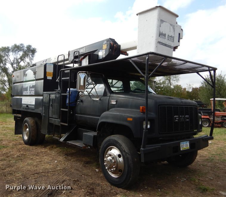 image for item DL6447 1999 GMC C7500  bucket truck