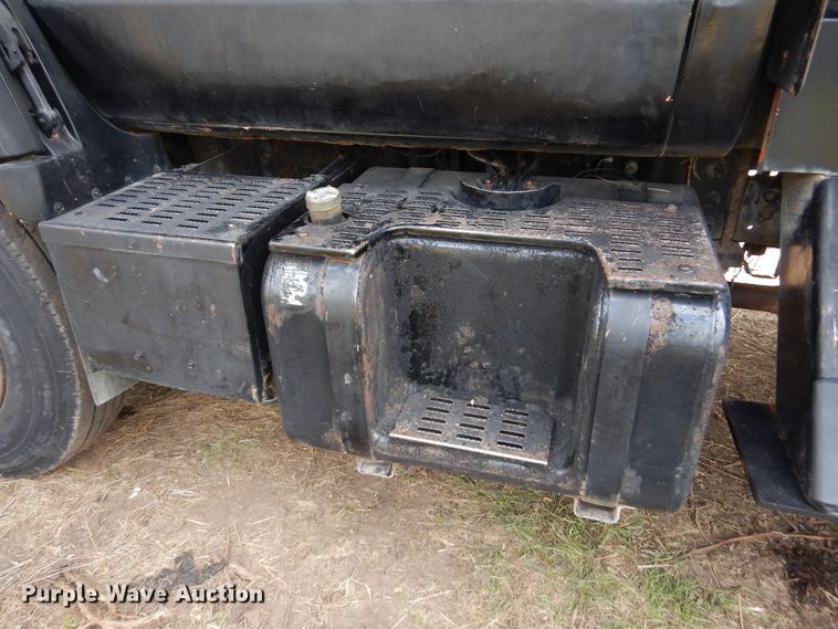 image for item DL6447 1999 GMC C7500  bucket truck