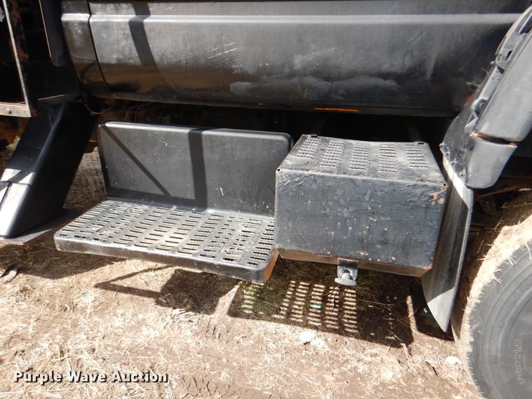 image for item DL6447 1999 GMC C7500  bucket truck