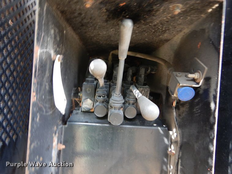 image for item DL6447 1999 GMC C7500  bucket truck