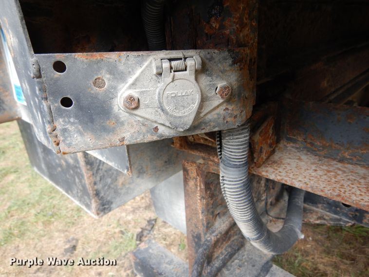 image for item DL6447 1999 GMC C7500  bucket truck