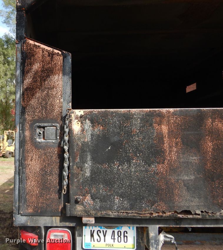 image for item DL6447 1999 GMC C7500  bucket truck