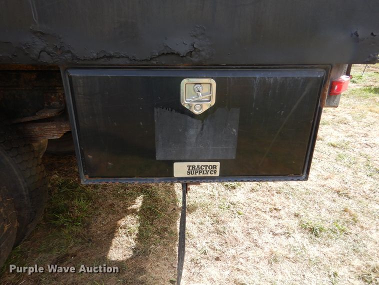 image for item DL6447 1999 GMC C7500  bucket truck