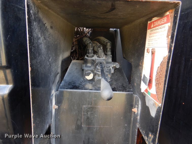 image for item DL6447 1999 GMC C7500  bucket truck