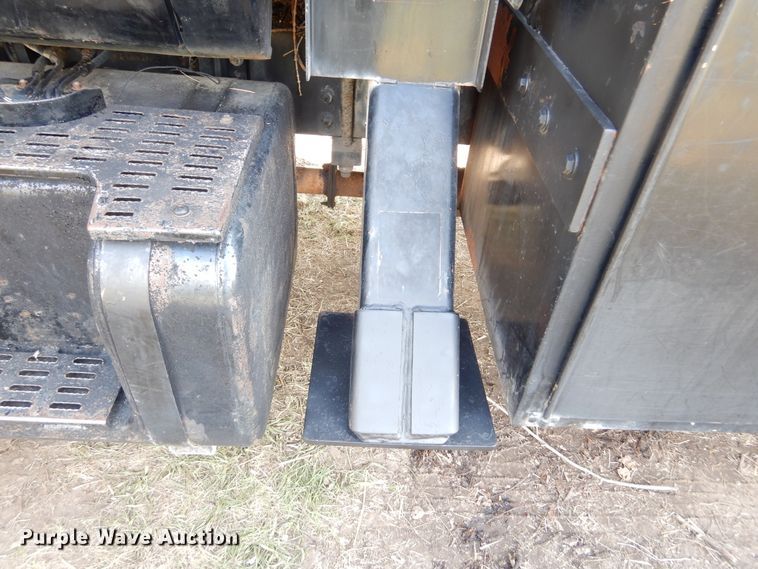 image for item DL6447 1999 GMC C7500  bucket truck