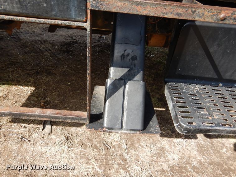 image for item DL6447 1999 GMC C7500  bucket truck