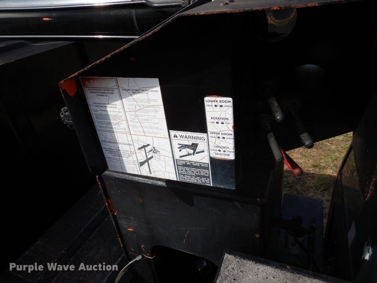 image for item DL6447 1999 GMC C7500  bucket truck