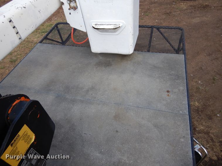 image for item DL6447 1999 GMC C7500  bucket truck