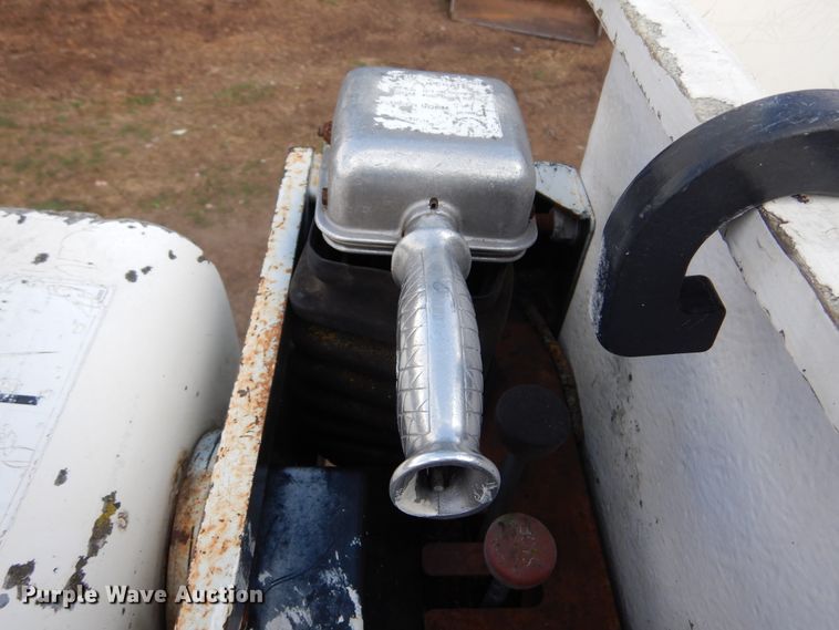 image for item DL6447 1999 GMC C7500  bucket truck