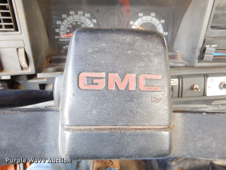 image for item DL6447 1999 GMC C7500  bucket truck