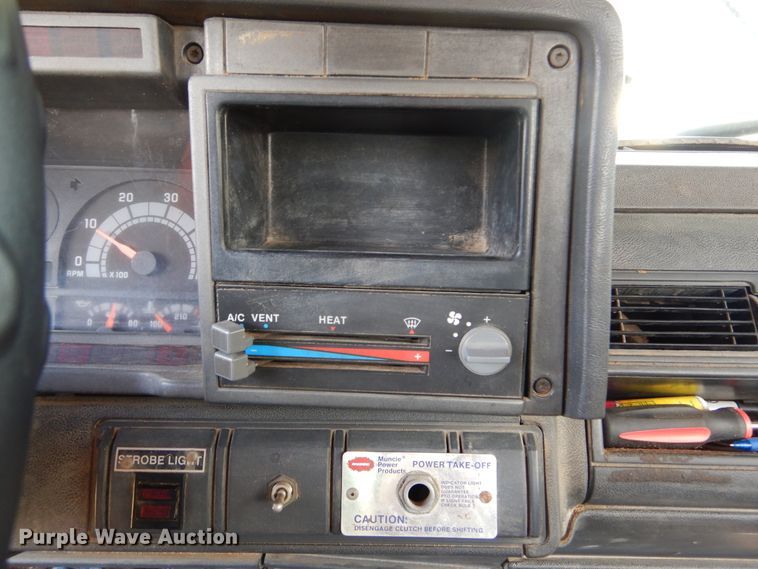 image for item DL6447 1999 GMC C7500  bucket truck