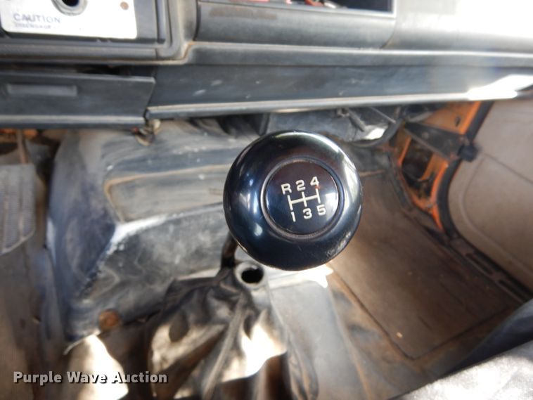 image for item DL6447 1999 GMC C7500  bucket truck