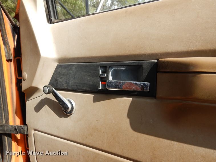 image for item DL6447 1999 GMC C7500  bucket truck