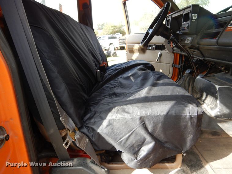 image for item DL6447 1999 GMC C7500  bucket truck