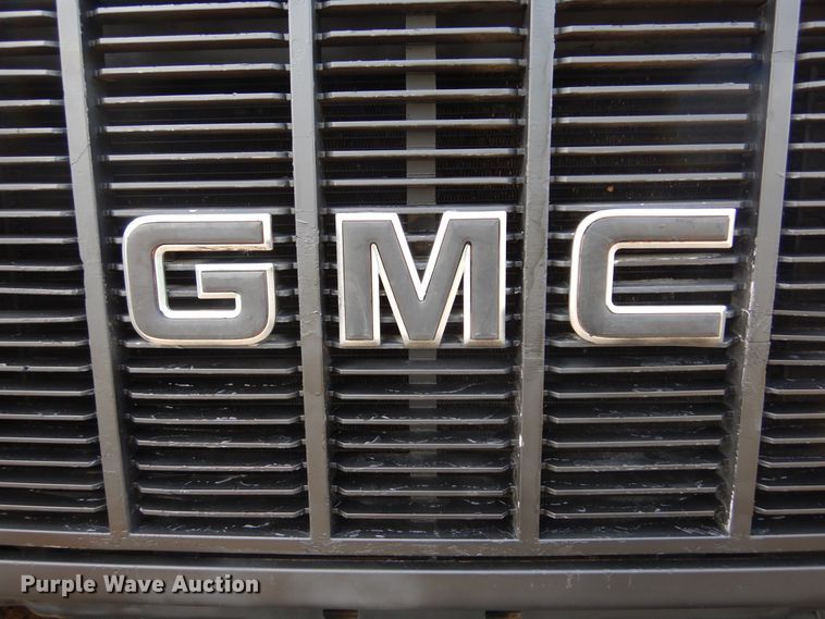 image for item DL6447 1999 GMC C7500  bucket truck