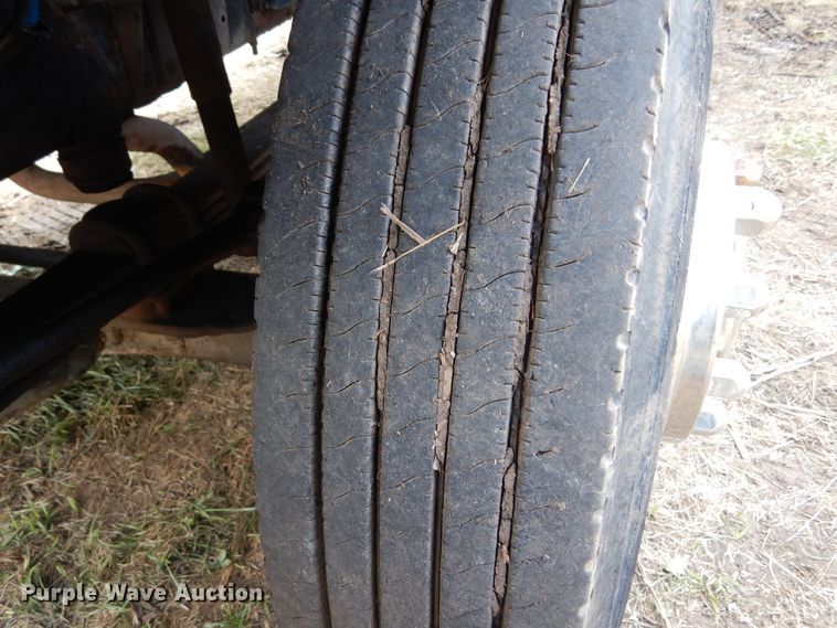 image for item DL6447 1999 GMC C7500  bucket truck