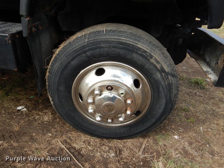 image for item DL6447 1999 GMC C7500  bucket truck