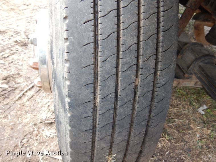 image for item DL6447 1999 GMC C7500  bucket truck