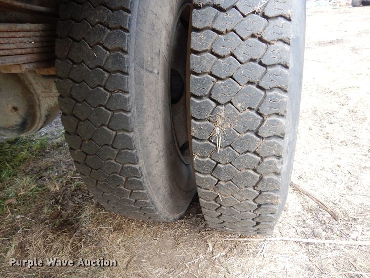 image for item DL6447 1999 GMC C7500  bucket truck