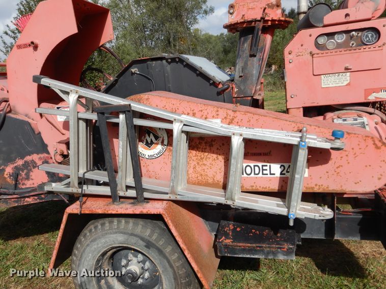 image for item DL6448 1998 Morbark 2400  wood chipper