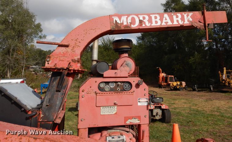 image for item DL6448 1998 Morbark 2400  wood chipper