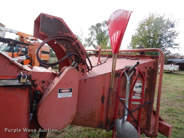 image for item DL6448 1998 Morbark 2400  wood chipper