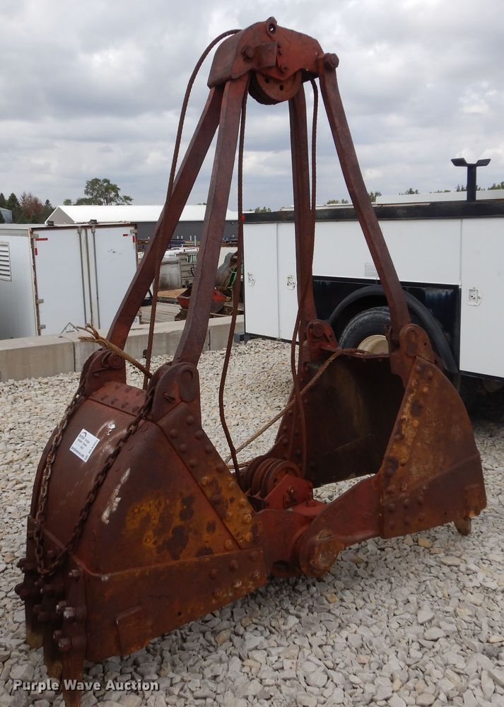 image for item DL6455 Clam shell bucket