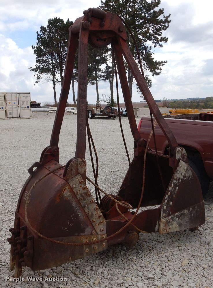 image for item DL6455 Clam shell bucket