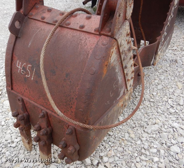 image for item DL6455 Clam shell bucket