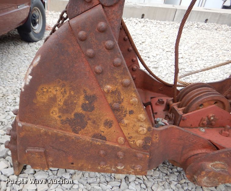 image for item DL6455 Clam shell bucket