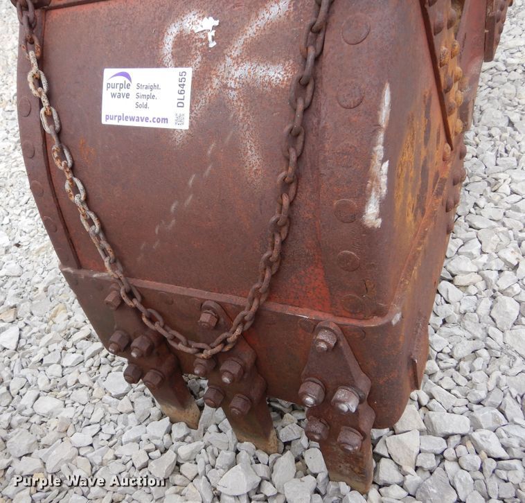 image for item DL6455 Clam shell bucket