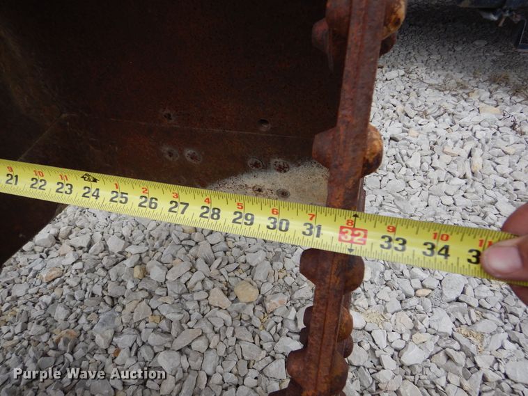 image for item DL6455 Clam shell bucket