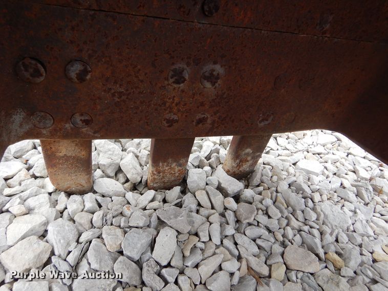 image for item DL6455 Clam shell bucket