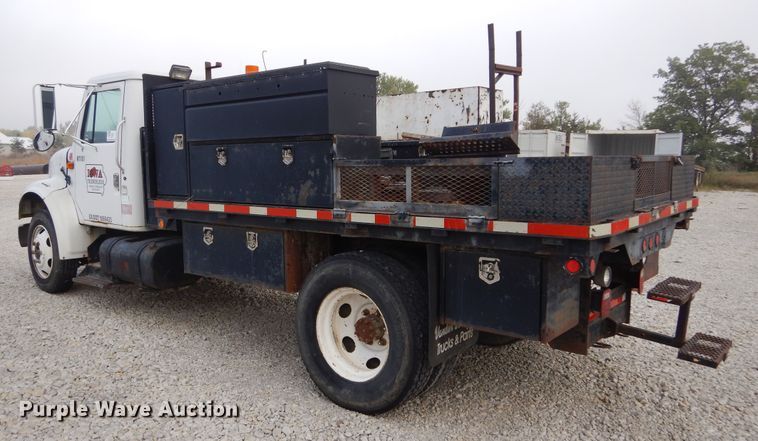 image for item DL6460 1992 International 4700  flatbed truck