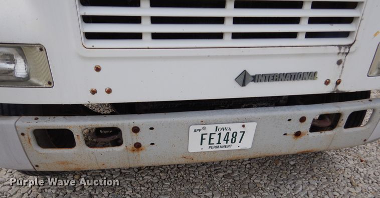 image for item DL6460 1992 International 4700  flatbed truck