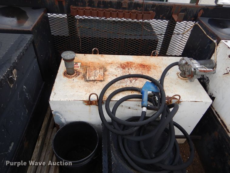 image for item DL6460 1992 International 4700  flatbed truck