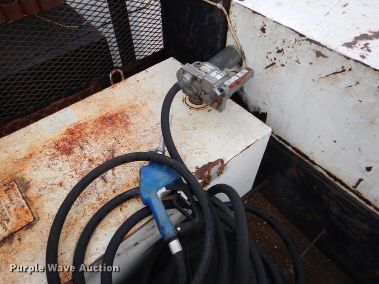 image for item DL6460 1992 International 4700  flatbed truck