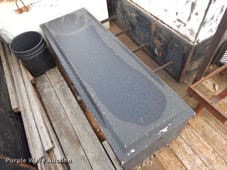 image for item DL6460 1992 International 4700  flatbed truck