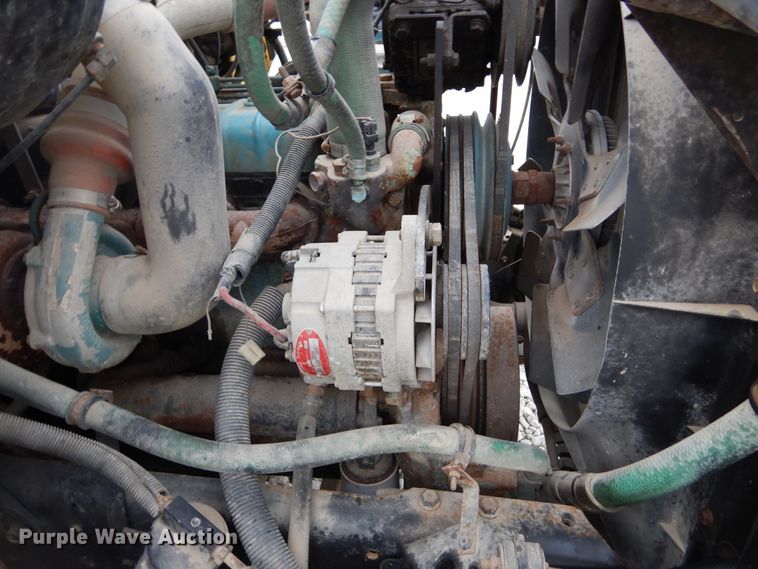 image for item DL6460 1992 International 4700  flatbed truck